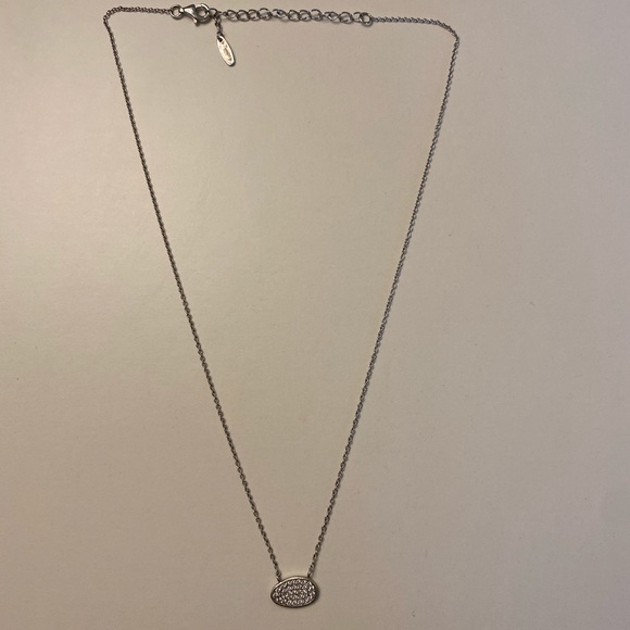 Dainty oval shaped necklace. Never worn. - Picture 1 of 7